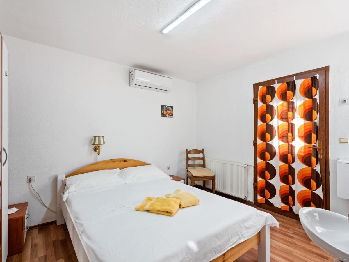 Cosy Holiday Home In Zadar With Garden Exterior photo